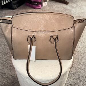 Elegant Tan Women's Shoulder Bag